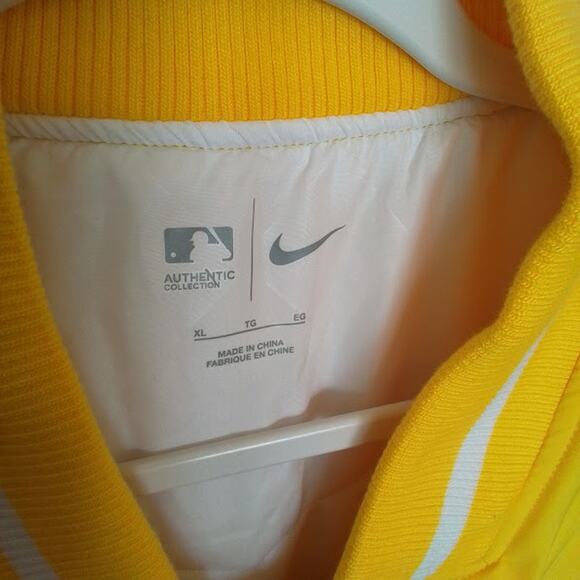 Nike MLB Authentic Boston Red Sox City Connect Dugout Jacket Yellow XL NWT - Picture 4 of 9